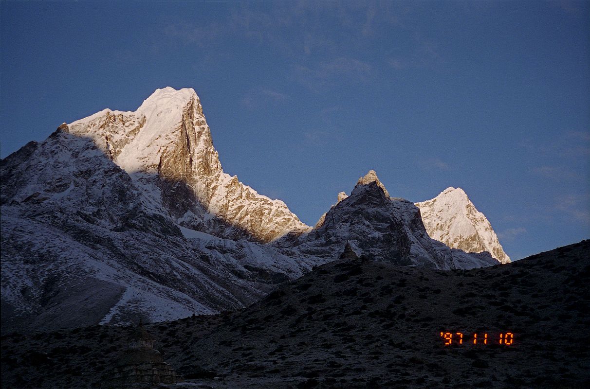 20 Dingboche - Taweche East Face And Cholatse In Early Morning Sun